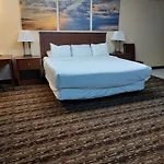 Days Inn & Suites By Wyndham Fargo 19Th Ave/Airport Dome