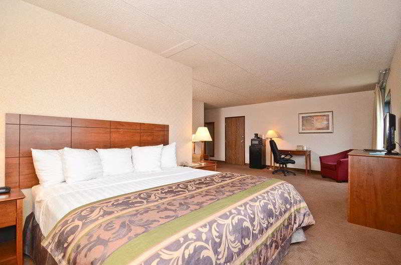 Ramada By Wyndham Hotel Fargo