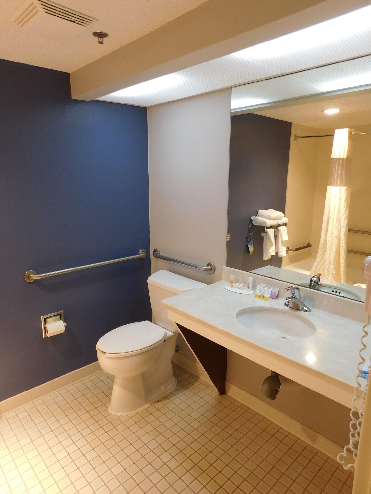 Days By Wyndham - West Acres 2* Fargo
