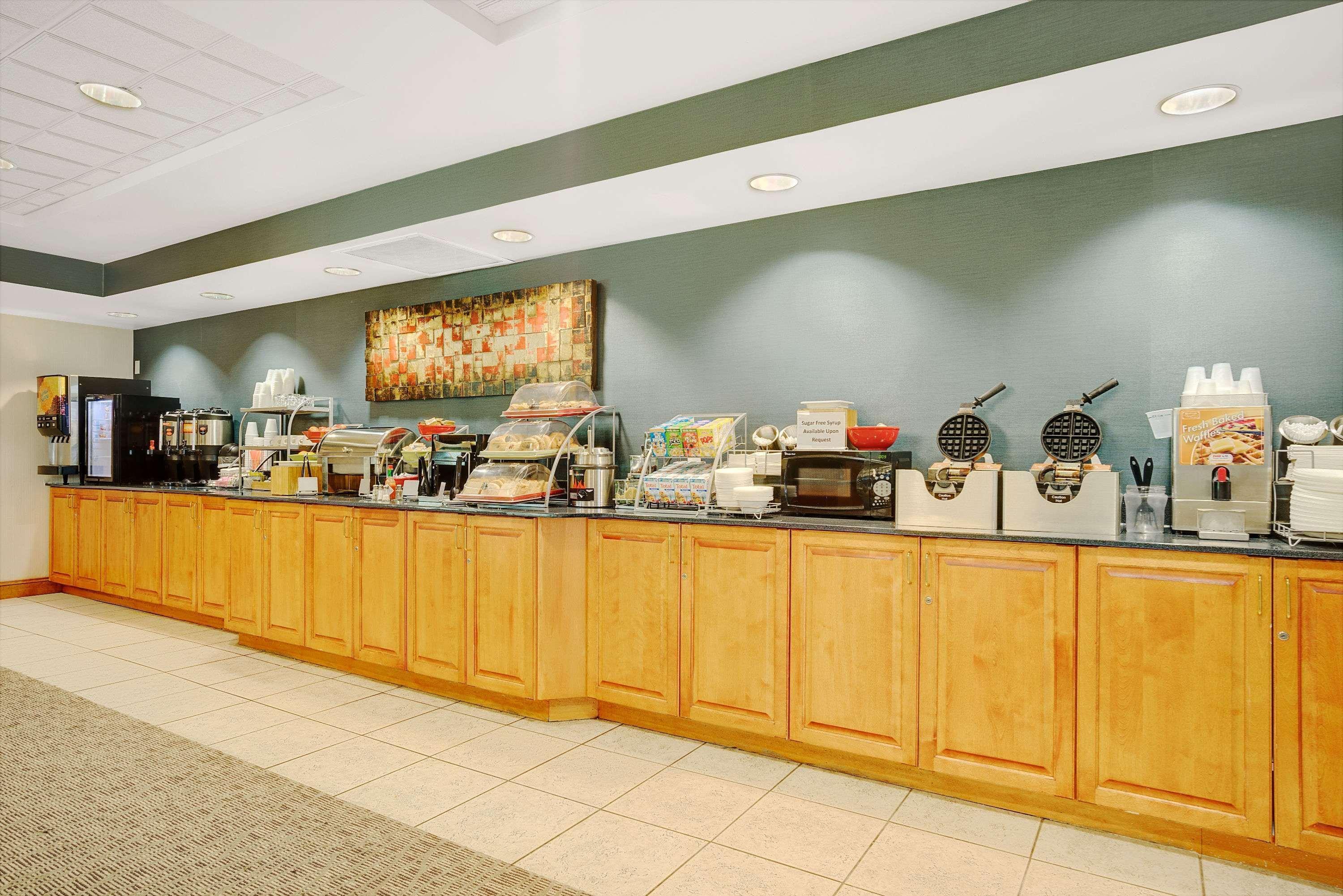 Wingate By Wyndham Hotel 3*