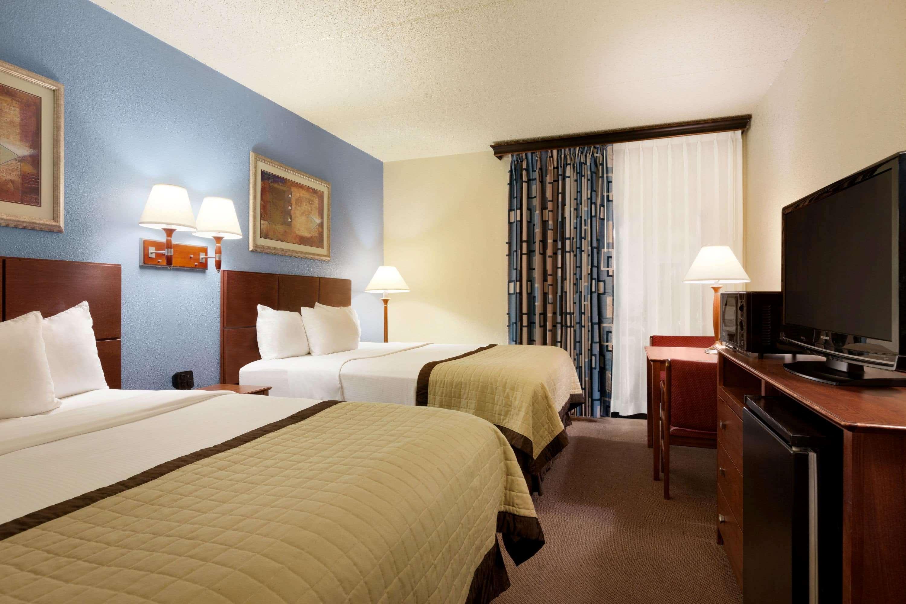 Ramada By Wyndham Hotel Fargo