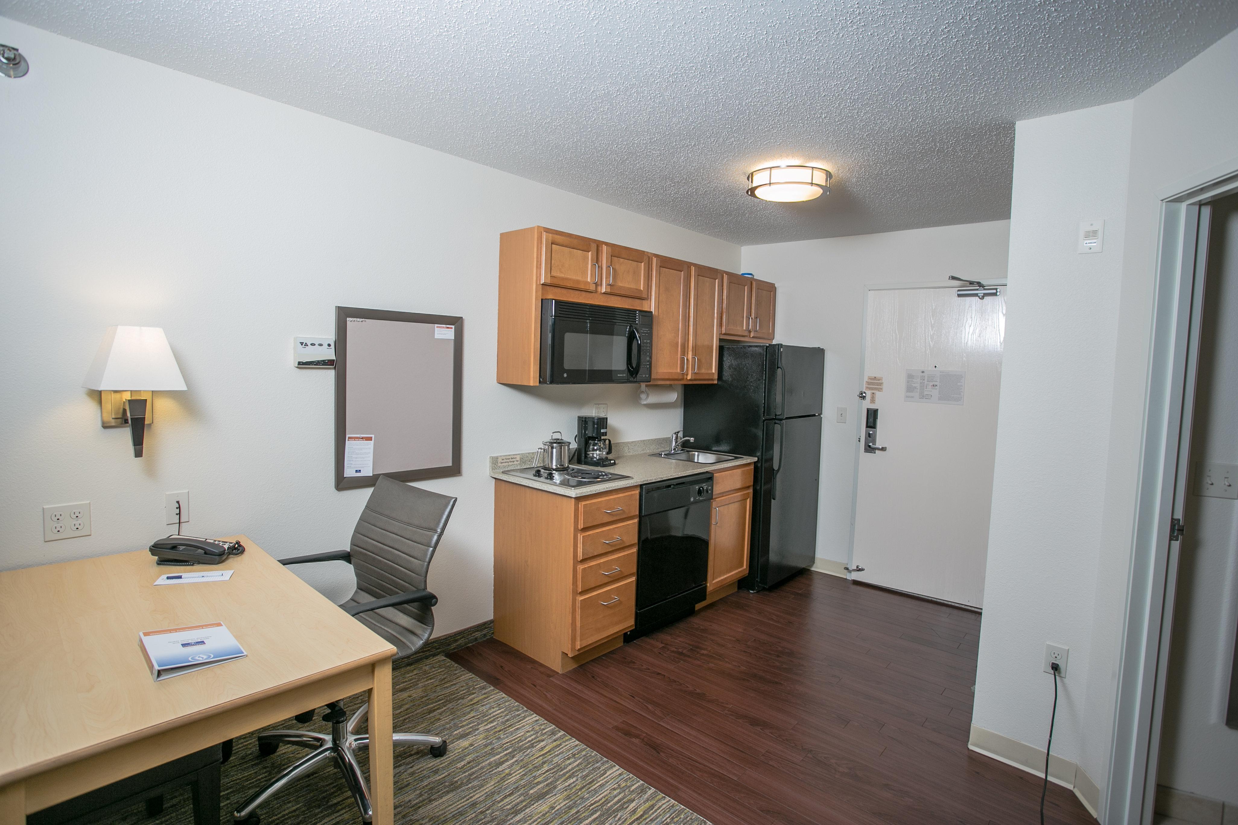 Candlewood Fargo-north Dakota State By Ihg 2*