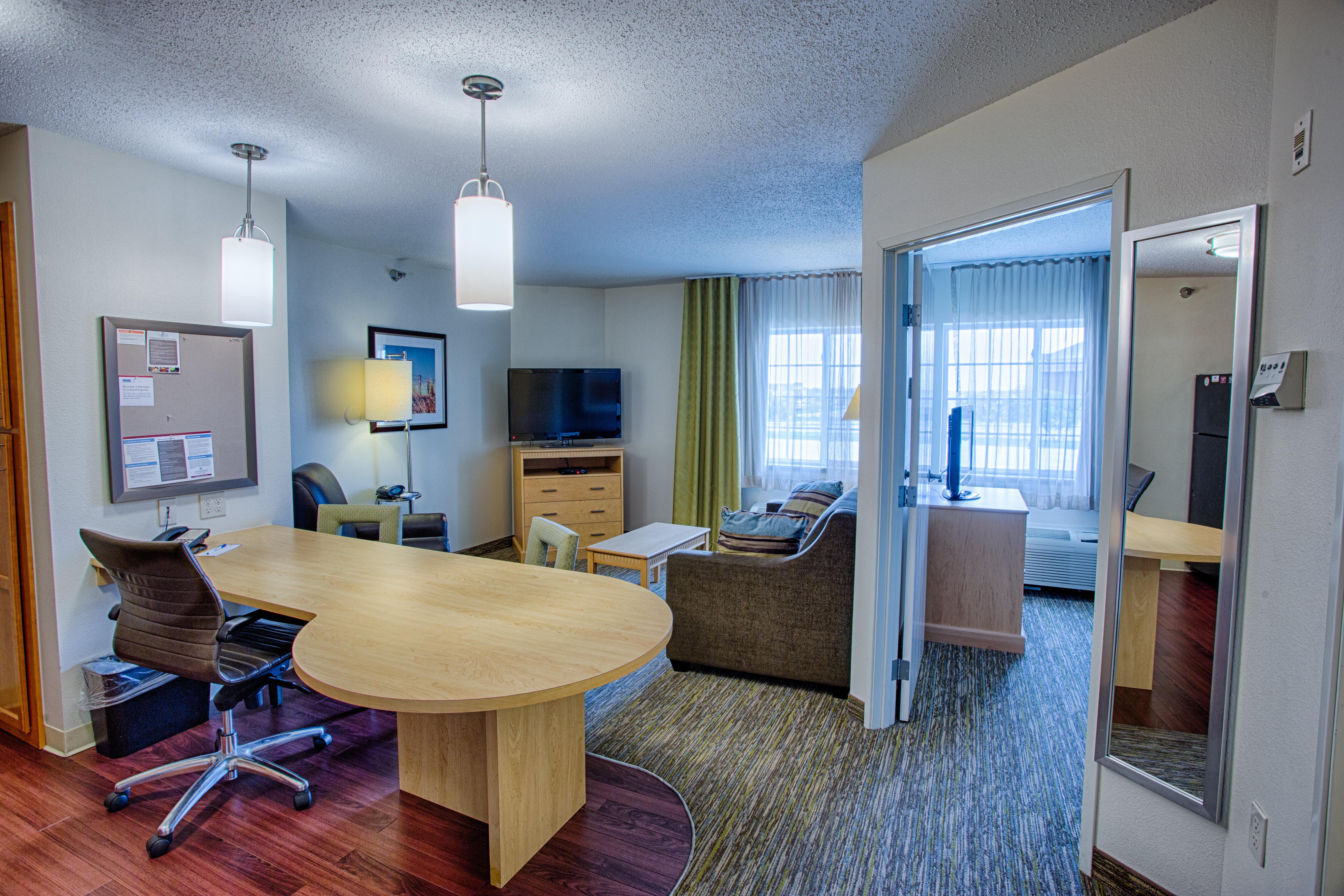 Candlewood Fargo-north Dakota State By Ihg 2*