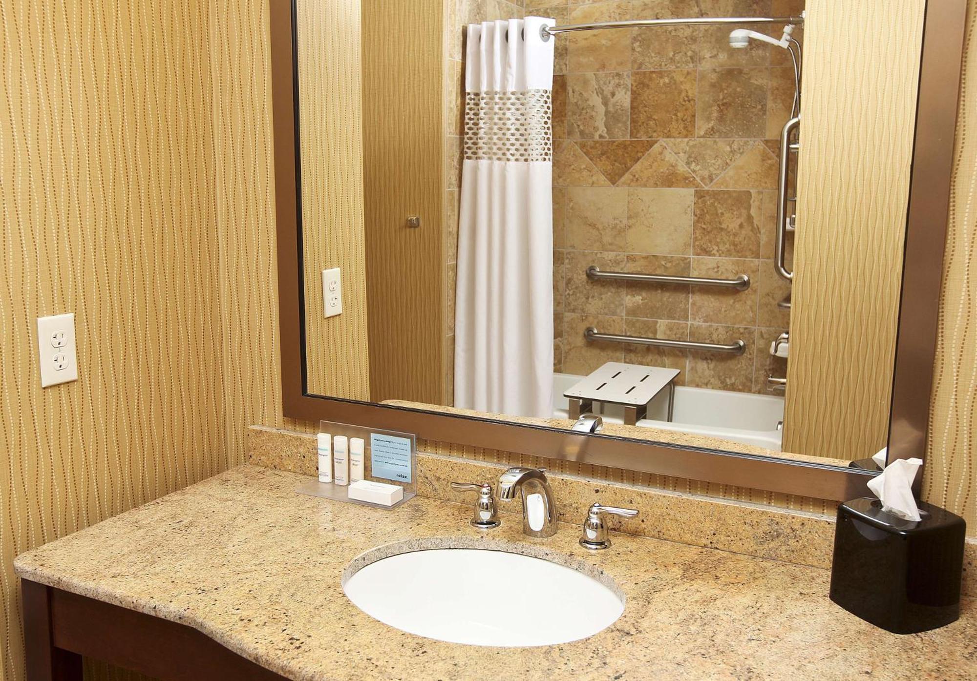 Hotel Hampton & Medical Center