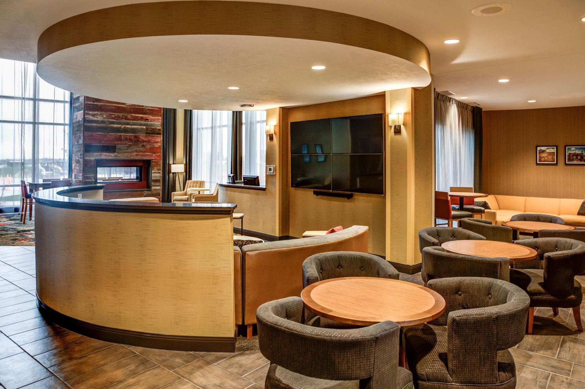 Hotel Doubletree By Hilton West Sanford Medical Center Area
