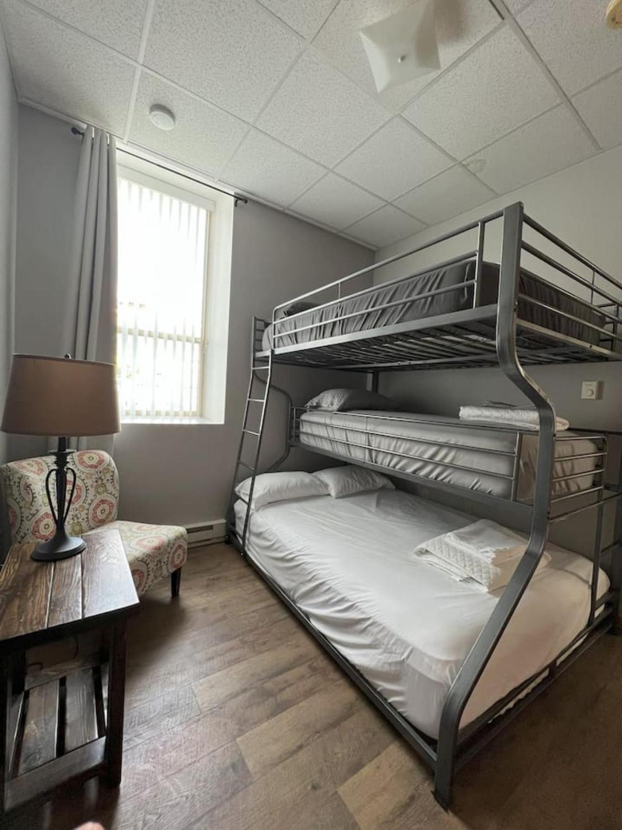 Downtown-near Sanford Hospital-convenient Location Apartment