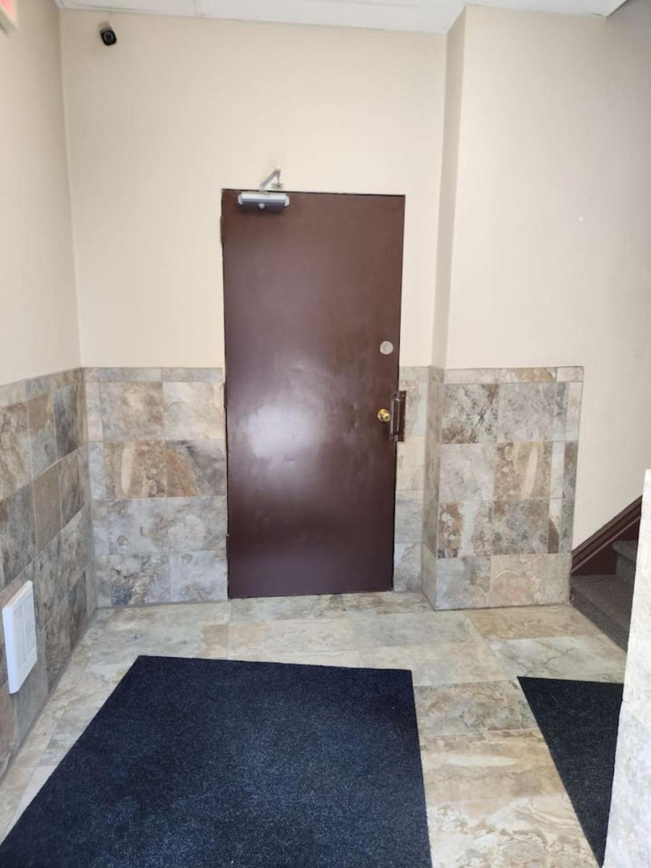 Apartment Downtown-near Sanford Hospital-convenient Location *