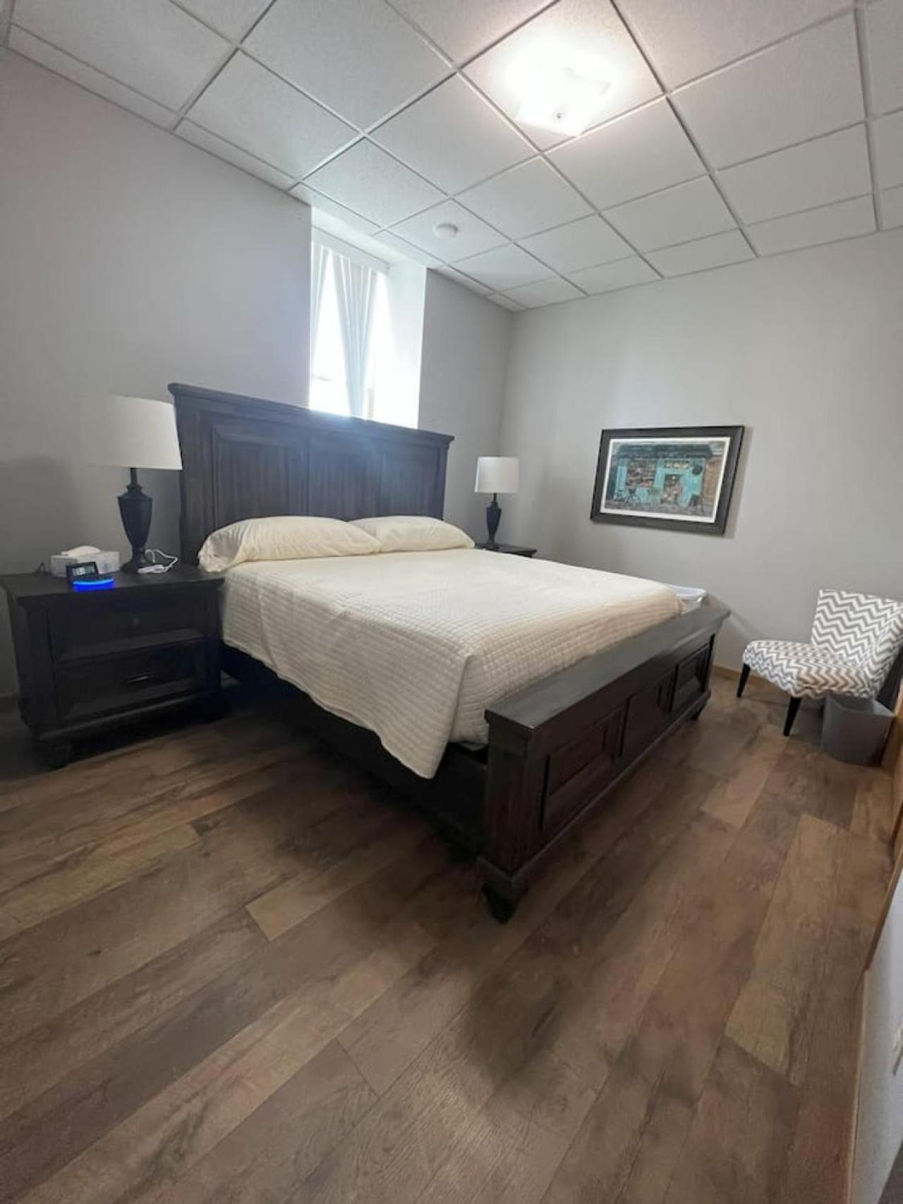 Apartment Downtown-near Sanford Hospital-convenient Location Fargo