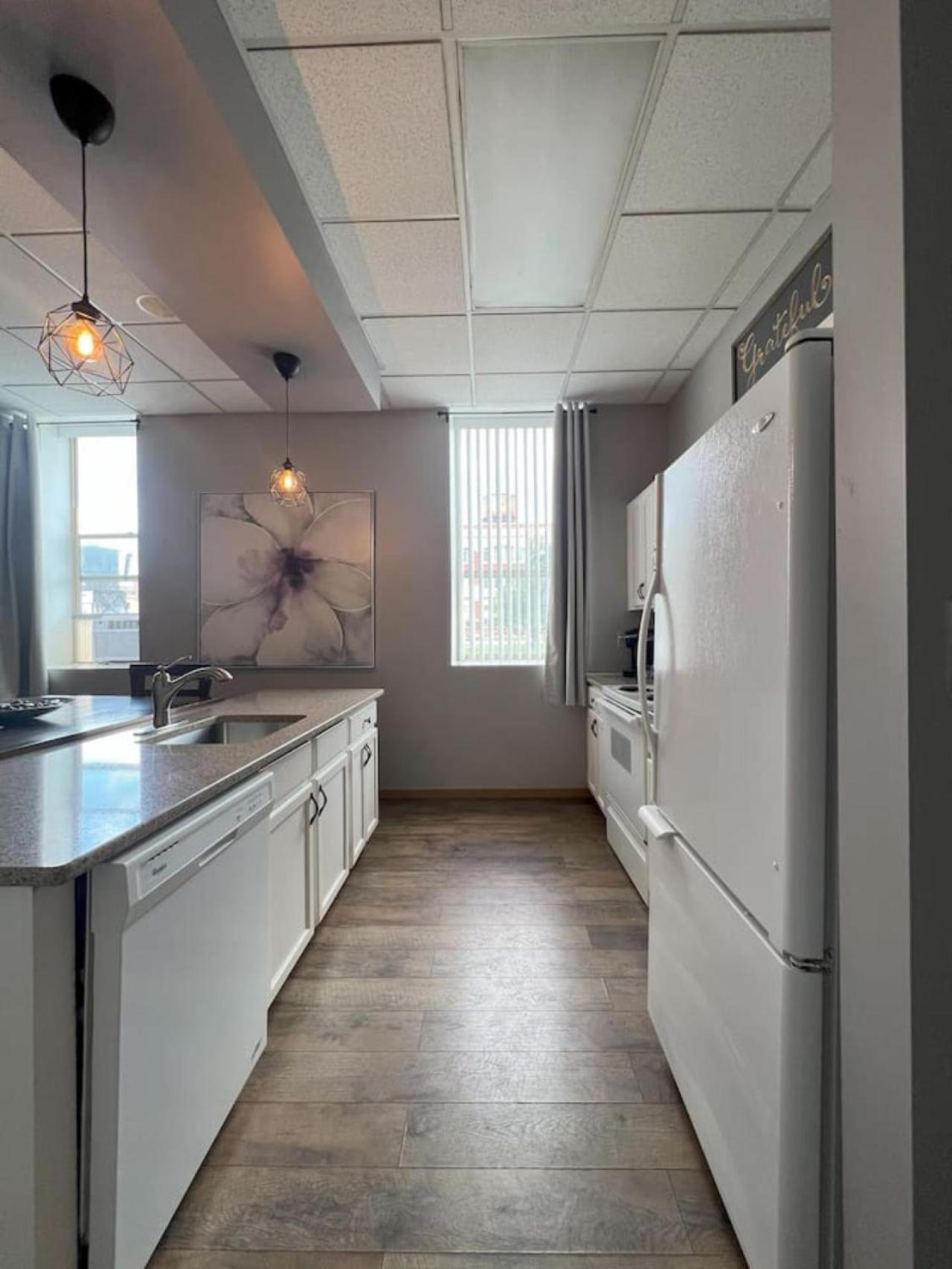 Downtown-near Sanford Hospital-convenient Location