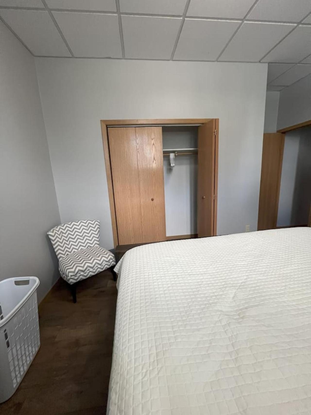 Downtown-near Sanford Hospital-convenient Location