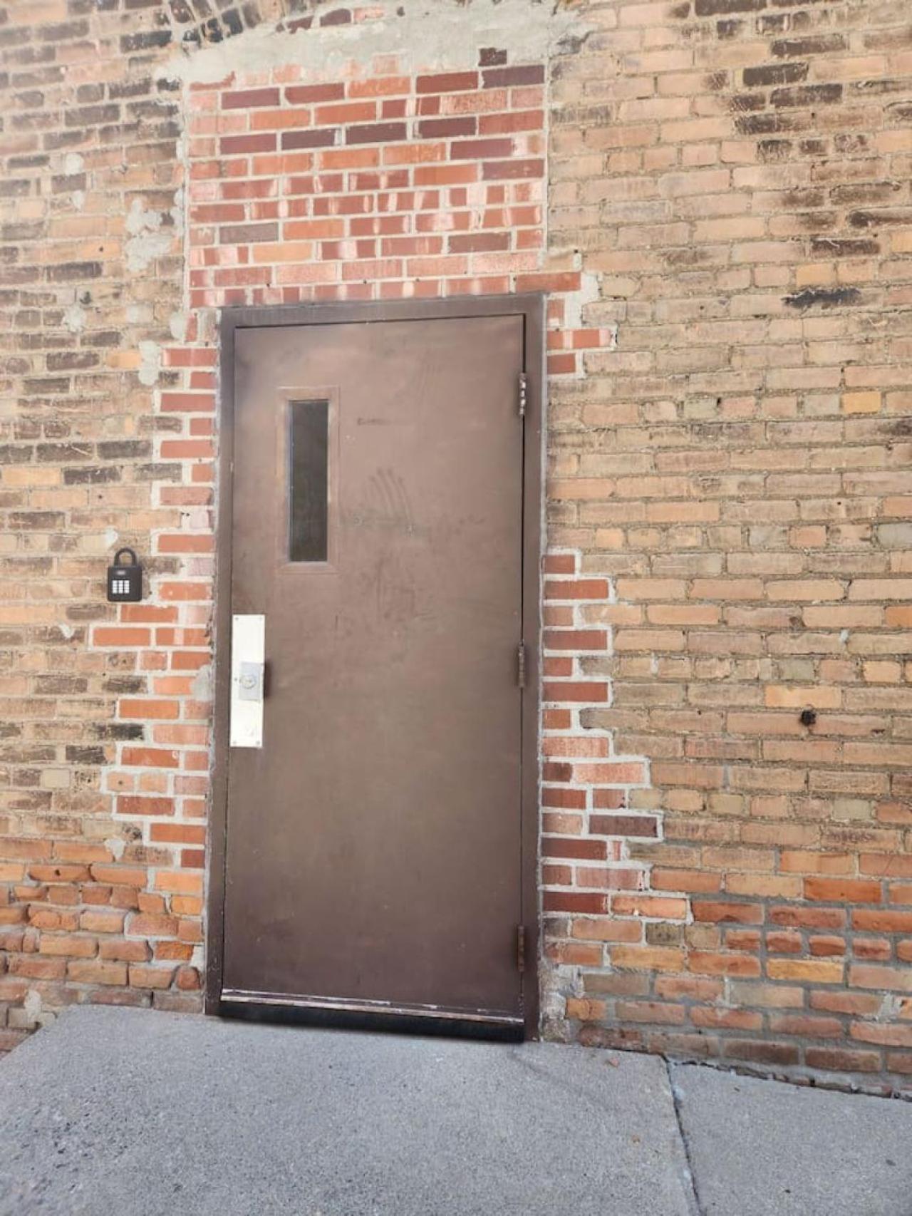 Downtown-near Sanford Hospital-convenient Location Apartment *