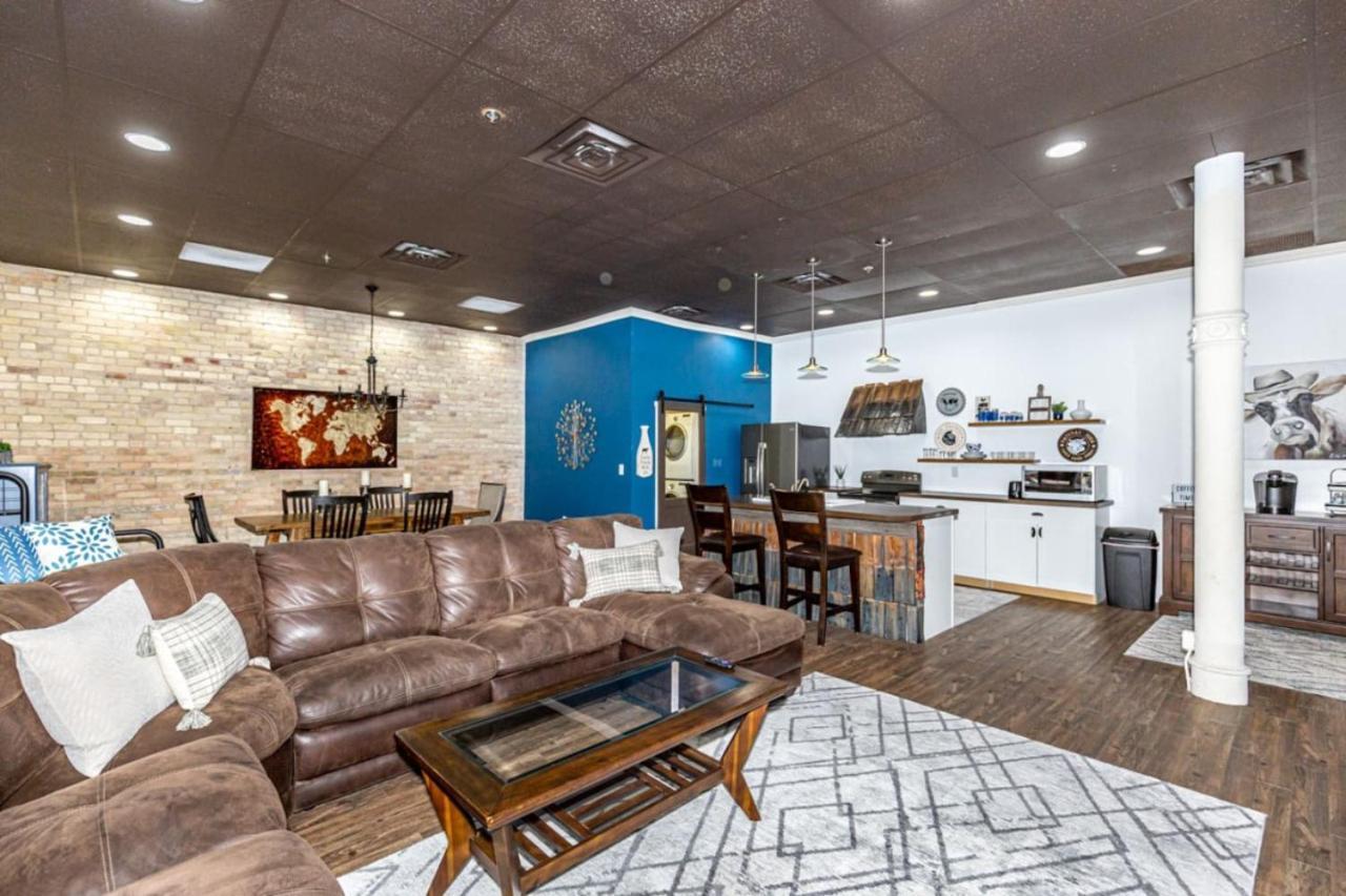 Your Next Cozy Retreat Friends Pets Welcome *