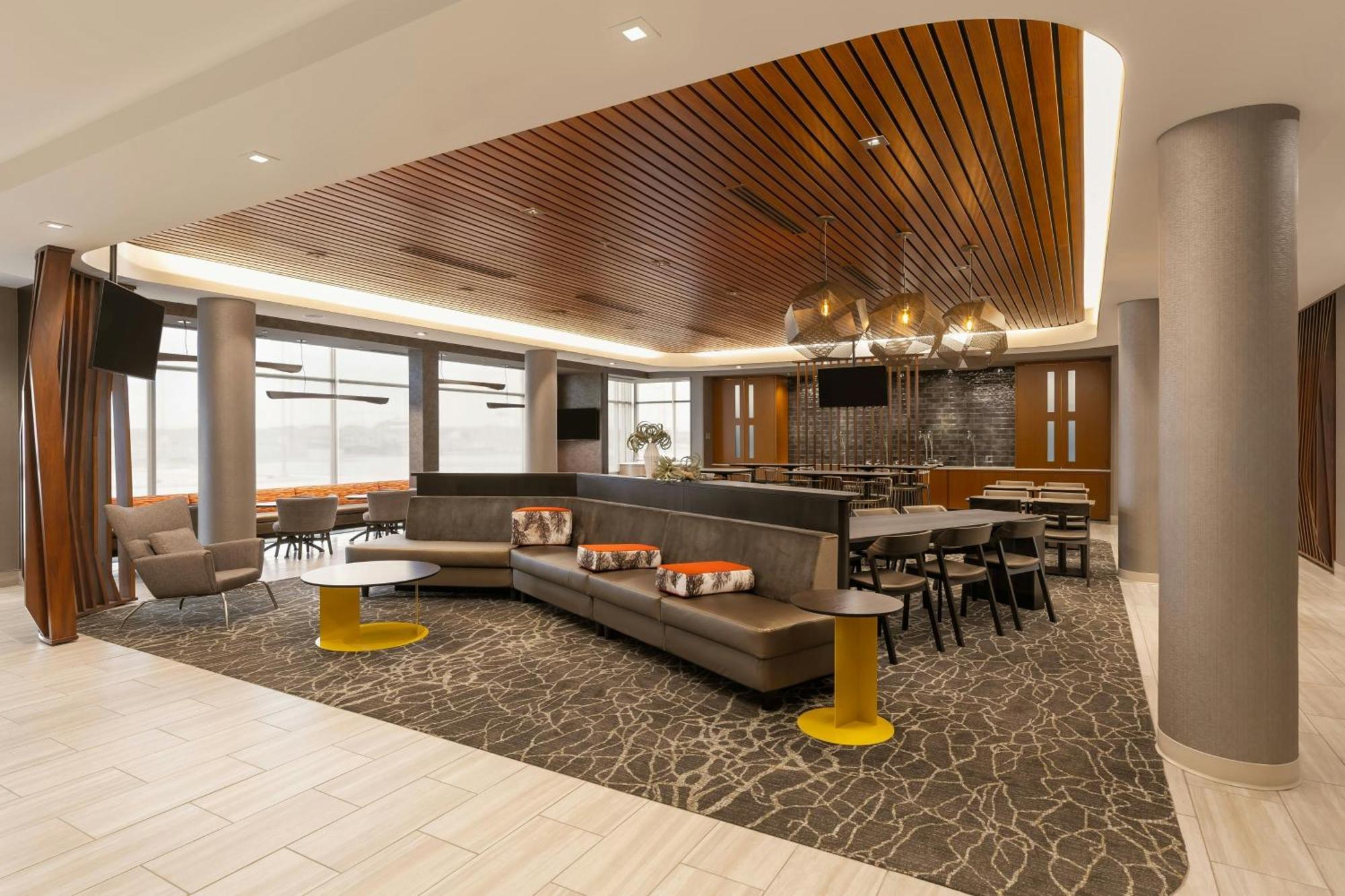Hotel Springhill By Marriott Fargo