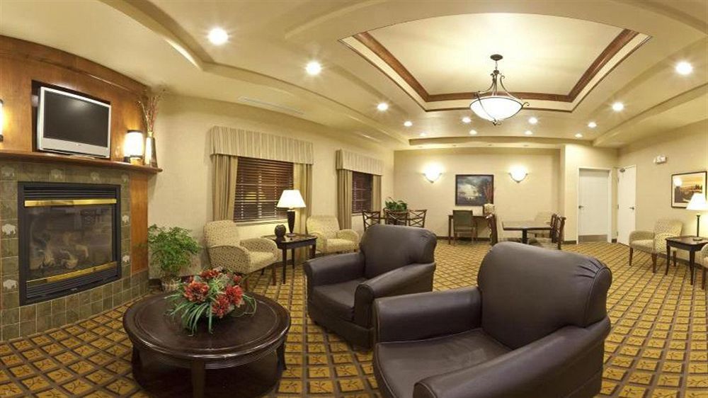 Candlewood Fargo-north Dakota State By Ihg Hotel 2*