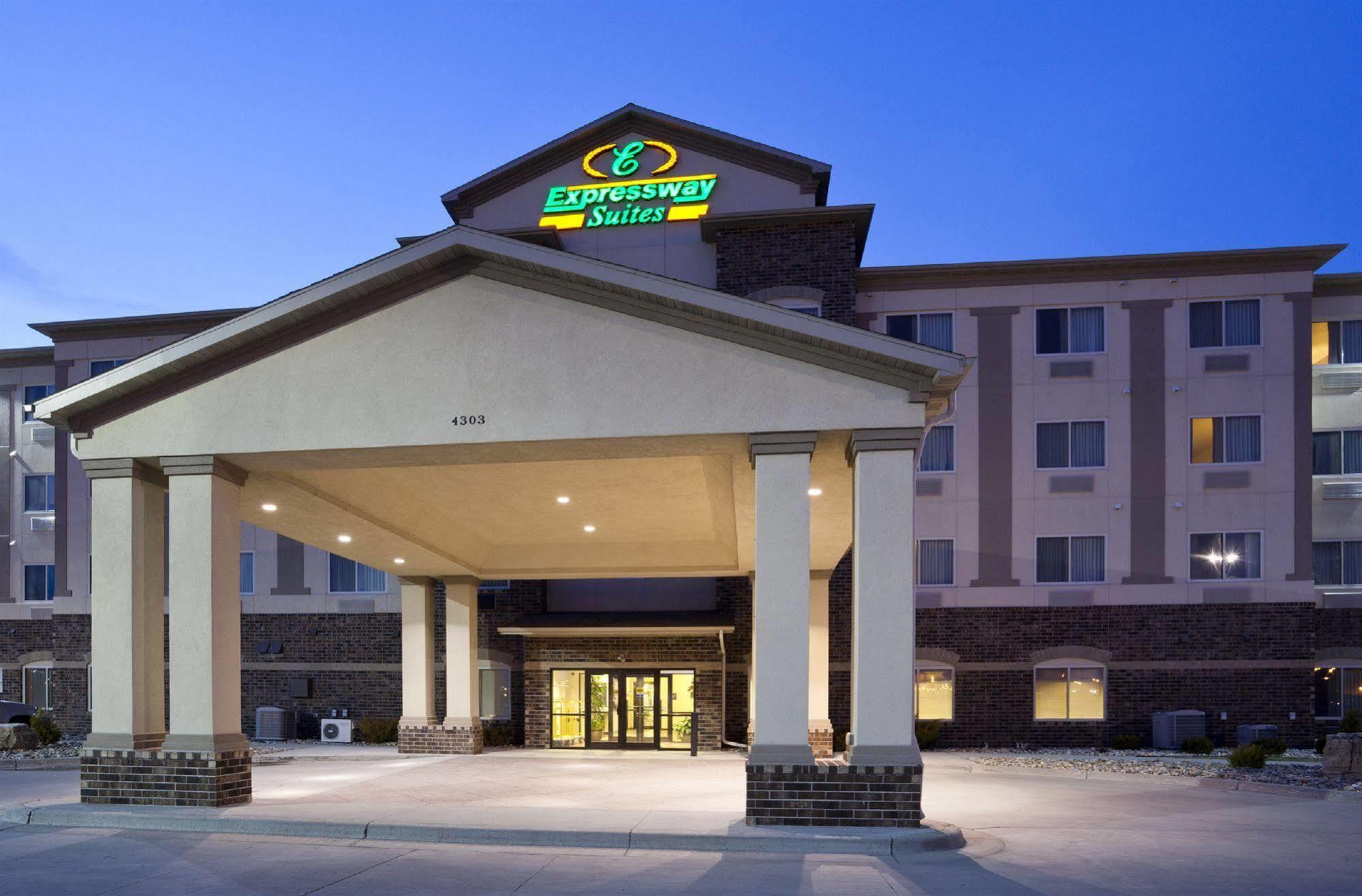 Expressway Hotel Fargo