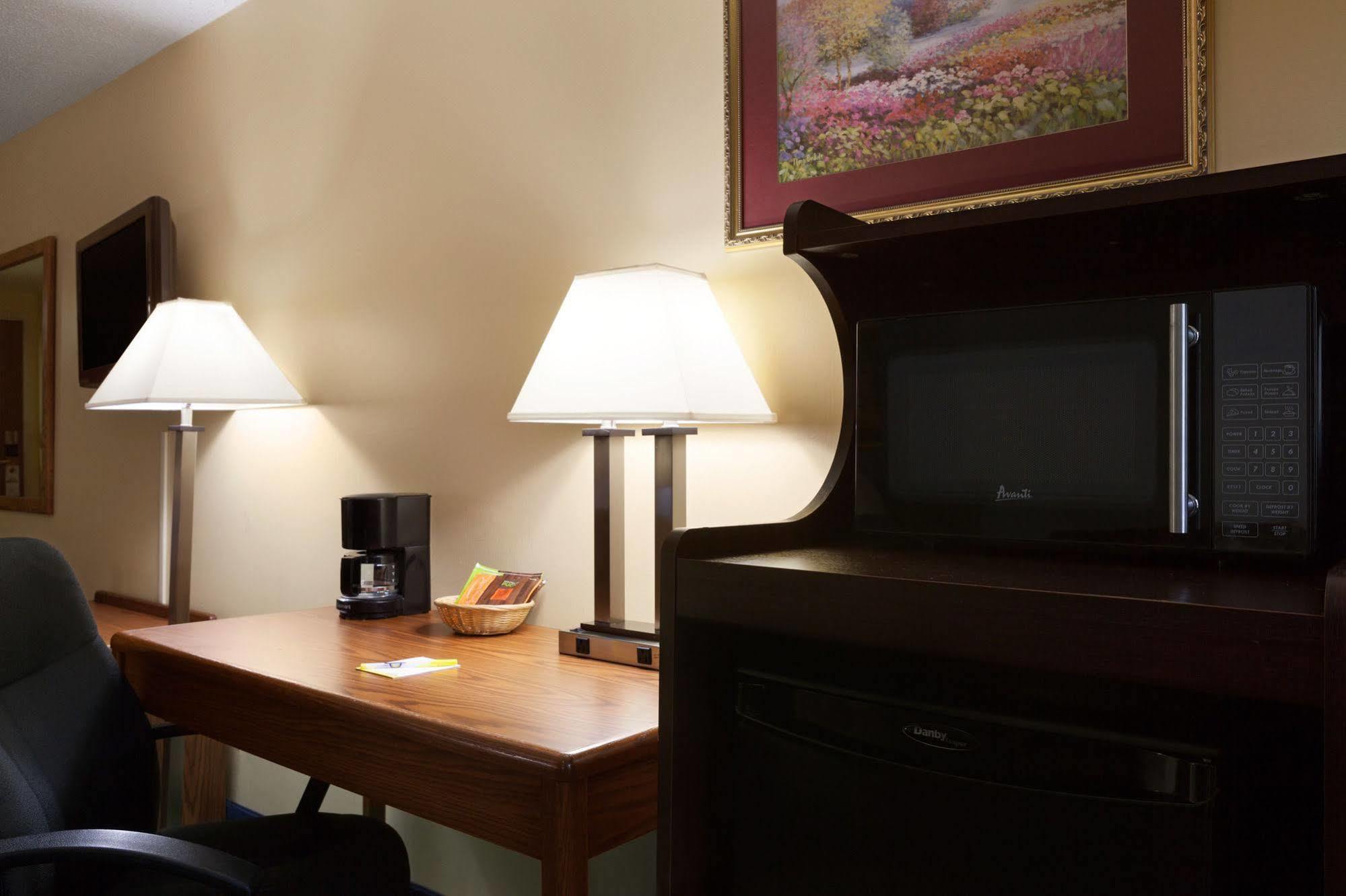 Days By Wyndham - West Acres Hotel Fargo