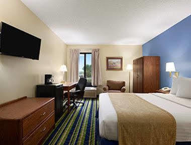Days By Wyndham - West Acres 2*