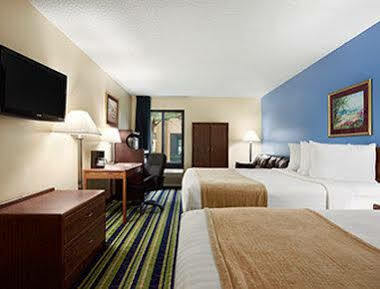 Days By Wyndham - West Acres Hotel 2*