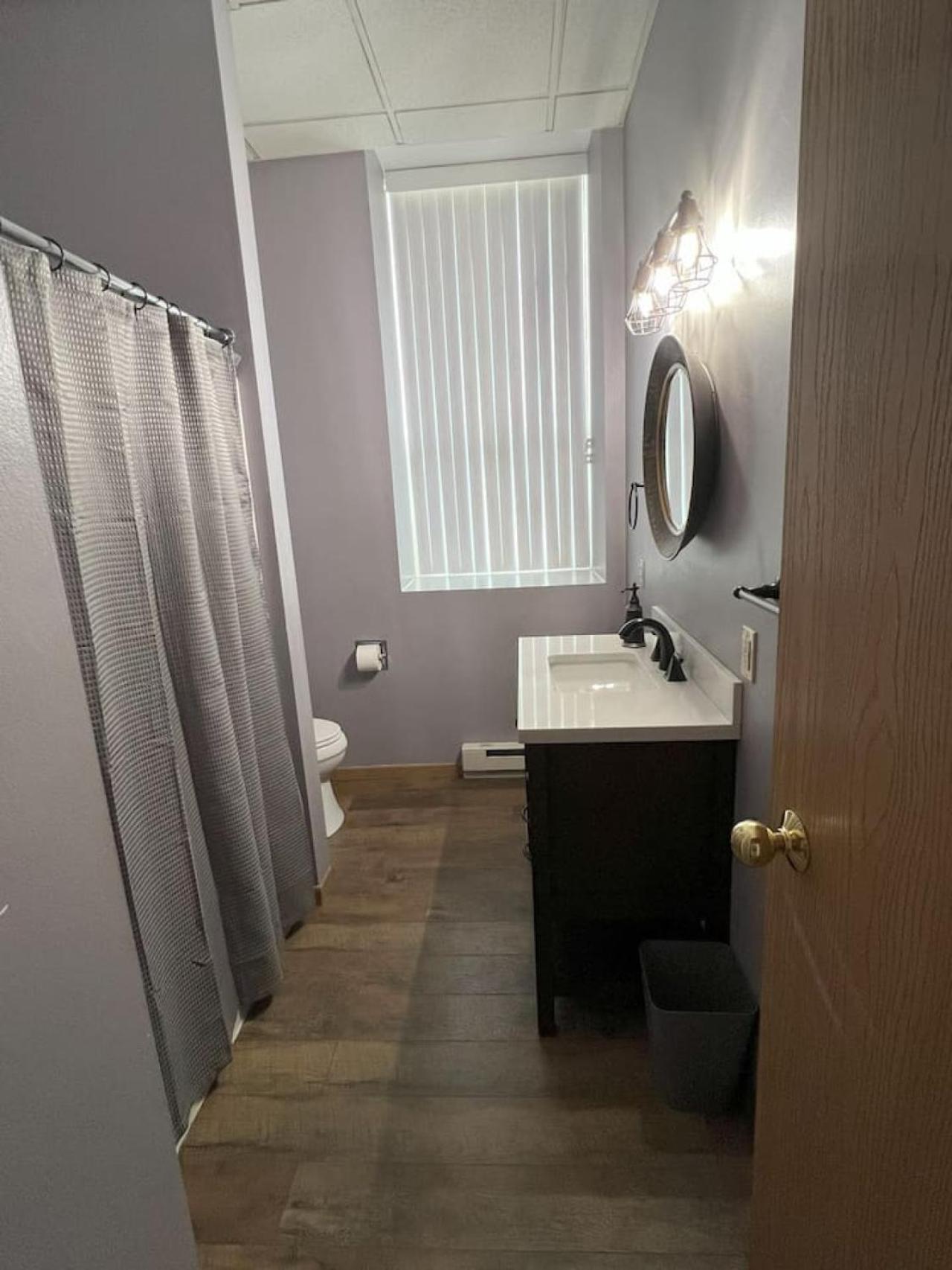 Downtown-near Sanford Hospital-convenient Location