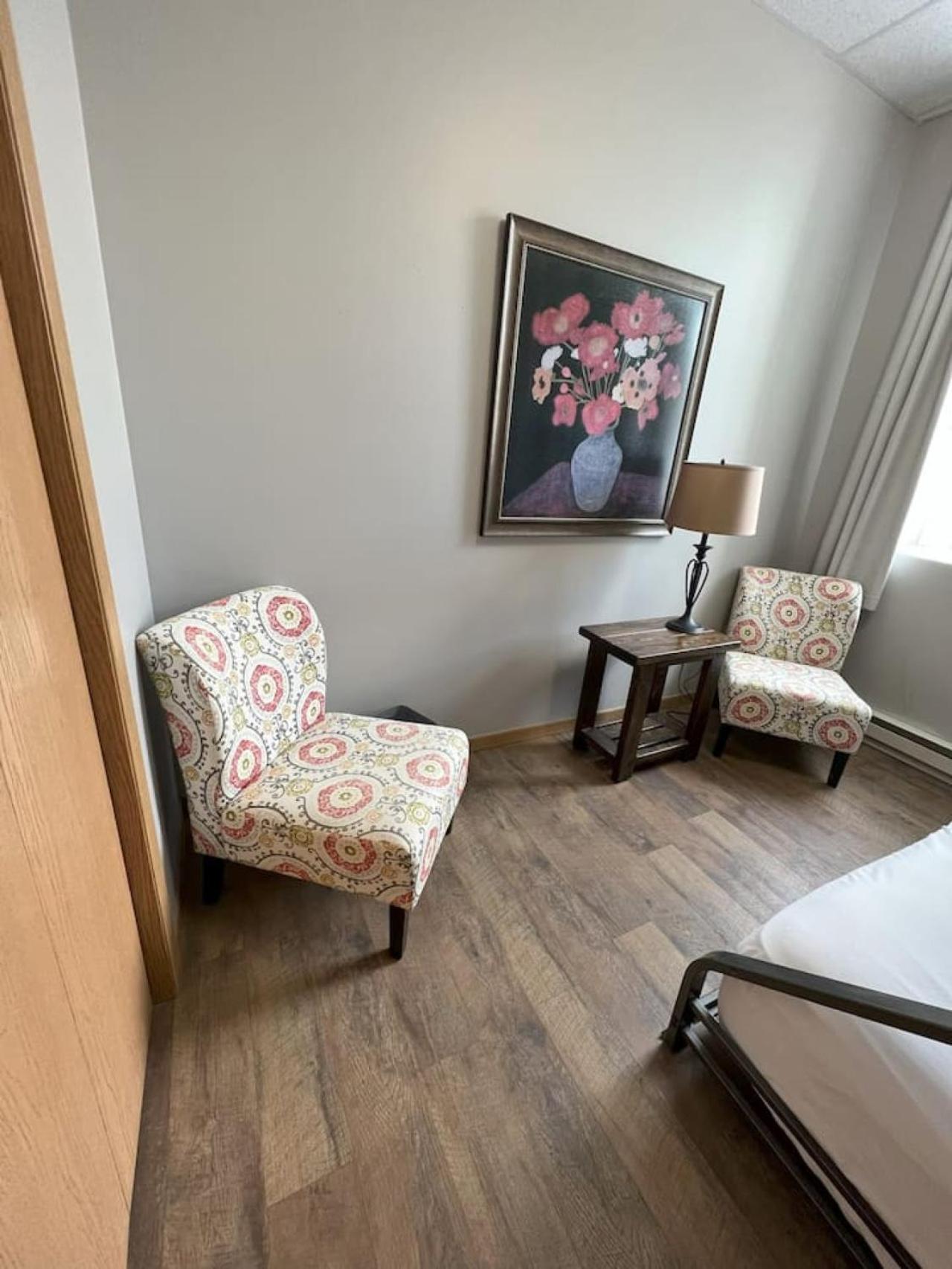 Downtown-near Sanford Hospital-convenient Location * Fargo